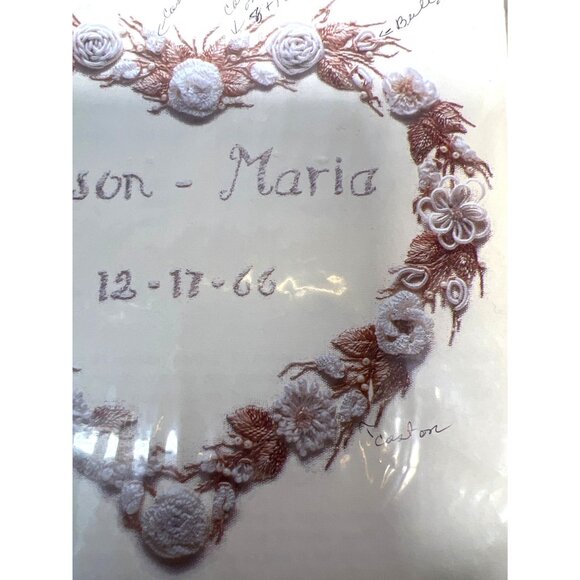 Edmar Brazilian Embroidery Kit #1019 Wedding Wreath 14"x14" Fabric 7.5"x6.5" Des - Picture 2 of 5